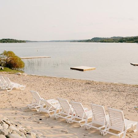Fountain Point Hotel Suttons Bay Buitenkant foto